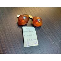 Винтажные запонки из янтаря , металл латунь вставки янтарь .