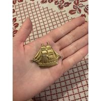 Кораблик парусник ЗНАЧОК С РУБЛЯ