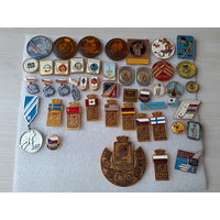 Значки хоккей - 46 шт - Советский спорт 1973 1974 1981 1986 Динамо Спартак Челябинск Известия Топтыжка Золотая шайба Ну погоди флаги ЧССР ФРГ ПНР и др.