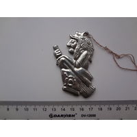 Женщина на метле.