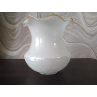 Плафон, высота 14,5см ширина 14см отверстие под патрон 5 см