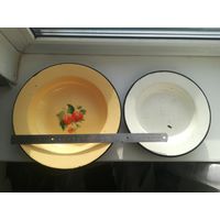 Металлические тарелки. С рубля.