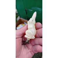 РЕДКАЯ ЁЛОЧНАЯ ИГРУШКА СССР БЕЛЫЙ ЗАЙЧИК ПРИЩЕПКА КАТАЛОГ СОСТОЯНИЕ ! НА  ФОТО . ОРИГИНАЛ  .  Распродажа Коллекции !!! . Экспресс  Аукцион  не с рубля без МПЦ и прочего 3 ДНЯ  .Много лотов в продаже .