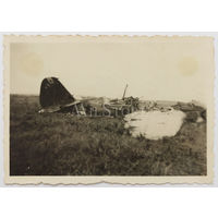 Сбитый советский самолет.