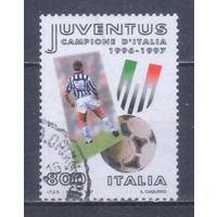 [1083] Италия 1997. Спорт.Футбол.Ювентус-чемпион! Одиночный выпуск. Гашеная марка.