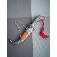 Сувенирный кинжал в коробке