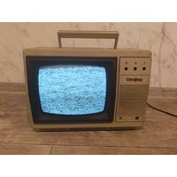 Телевизор Сапфир. Каналы ловит.