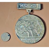 Динамо чемпион знак