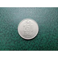 250000 лир Турция.