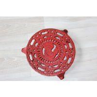 Подставка под горячее с изображением петушка.