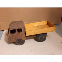 Игрушка СССР грузовик.