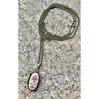 Кулон. Кулон на цепочке.