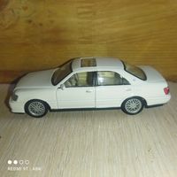 Модель TOYOTA CROWN.1:43