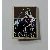Значок фарфоровый "Рыбалка" СССР.