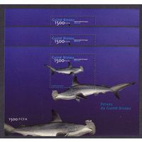 2002 Гвинея-Бисау 2028/B380x3 Морская фауна - Акулы 30,00 евро