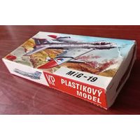 Сборная модель: МиГ-19 ; KP (Чехословакия) 1/72