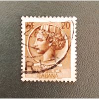 Марка Италия 1955 год Стандартный выпуск