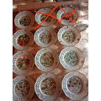 Тарелка из прорезного фарфора. Серия "Ягоды". Шуман. Германия