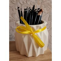 Ваза с кисточками для макияжа (20шт), новые, изделие из гипса