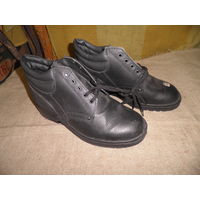 Ботинки кожаные с усиленным мысом и пяткой рабочие,походные,маршевые р-р 29,2.(45-46 р),стопа 18,5 см.Новые!С рубля.