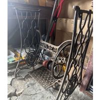 Чугунная станина для швейной машинки Singer