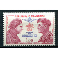 Франция - 1973г. - Пьер Бургуэн и Филипп Киффер, герои-десантники - 1 марка - полная серия, MH [Mi 1852]. #2-Fr-35-A-1