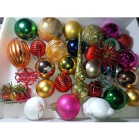 Ёлочные игрушки большой лот с рубля .