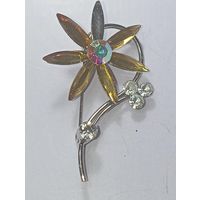 Винтажная брошь с рубля