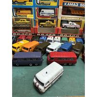 УАЗ-452 (с 1985 года УАЗ-3741) МЧС пожарный, кузов со всеми "глухими" боковыми стеклами за водительским рядом, зеркала заднего вида, ручки дверей отдельными деталями, металл, Тантал, Агат, Саратов