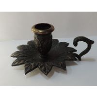 Бронзовый подсвечник. Высота 5.5 см.