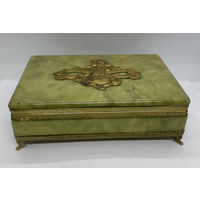 Шкатулка из камня. Бронзовая инкрустация. Золочение. Прошлый век