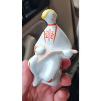 Фарфоровая статуэтка СССР "Мальчик с балалайкой"