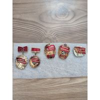 Значки ударник, победитель соц. соревнования.