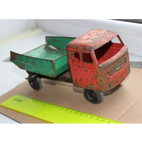 Игрушка грузовик УАЗ жесть самосвал СССР с 1 рубля .