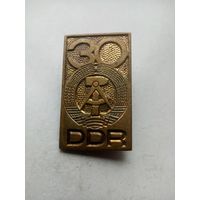 ЗНАК 30 ЛЕТ DDR (ЛАТУНЬ)