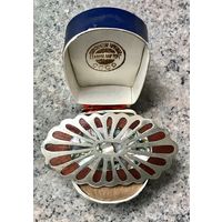 Брошь. Брошь-кулон