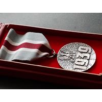 Медаль знак За участие в Оборонительной войне 1939 г. Польша в родном футляре