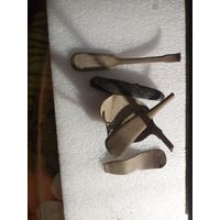 Обломки ложек и останки перочинного ножика