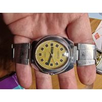 Часы ссср чайка яйцо, на ходу, стекло новое с хранения