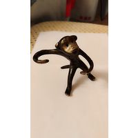 Обезьяна латунь