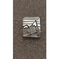 Значек знак Туризм Чегет Альпинизм Скалолазание Горы тяжелый,200 лотов с 1 рубля!!!