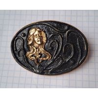 Крупная брошь. Позолота. Клеймо. Германия