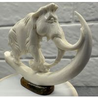 Фигурка из БИВНЯ МОРЖА. 4 Распродажа коллекции!!!