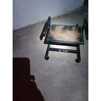 Подставка металлическая -- широкого применения