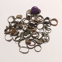 Лот колец , перстней и щитков. Более 50 шт . #8