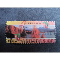 Марка Новой Зеландии. Серия "Времена года". Осень. Гора Кука (Mi:NZ 1343); Марка Австралии. Серия "Дикие животные Австралии". Розовый какаду (Mi:AU 1367a)