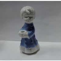 Статуэтка фарфоровая "мальчик-подсвечник" 80-е годы Европа. Высота 10.5 см.