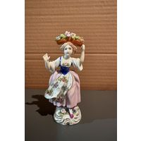 Статуэтка Дама с цветами Германия Sitzendorf антик