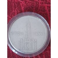 2 марки Германия, кирха с надписью 1934 г. Мон. Двор А.