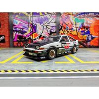 Коллекционная модель 1/64 Inno64 Toyota Sprinter Trueno AE86